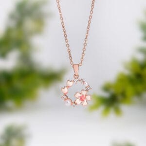 Trendy Style Flower Designed Rose Gold Chain Pendent